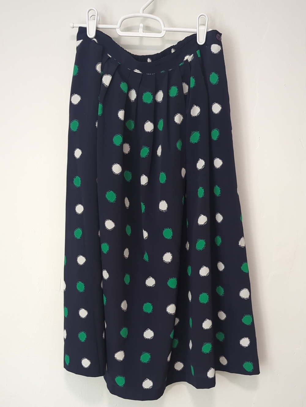 Alfred Dunner Navy Midi Skirt — Green & White Polka Dots